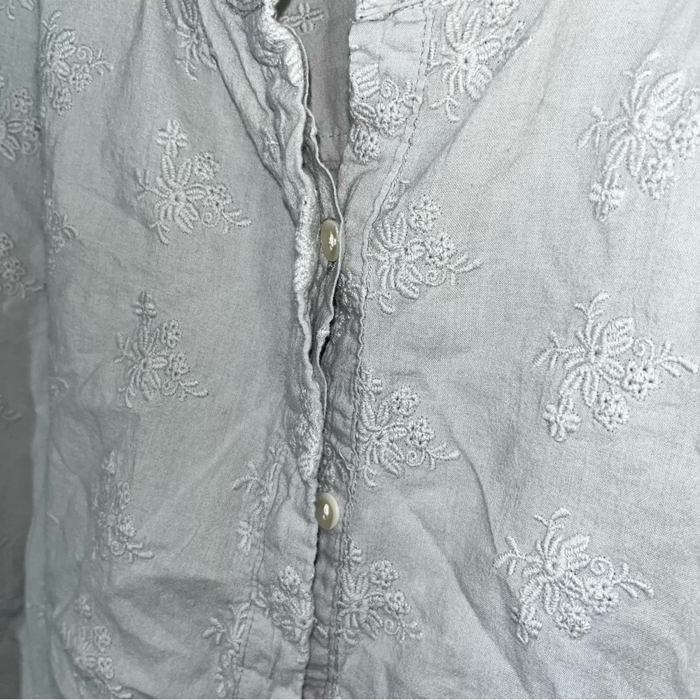 Ivy Jane Grey Floral Textured Ruffle Sleeve Blouse - Picture 4 of 5